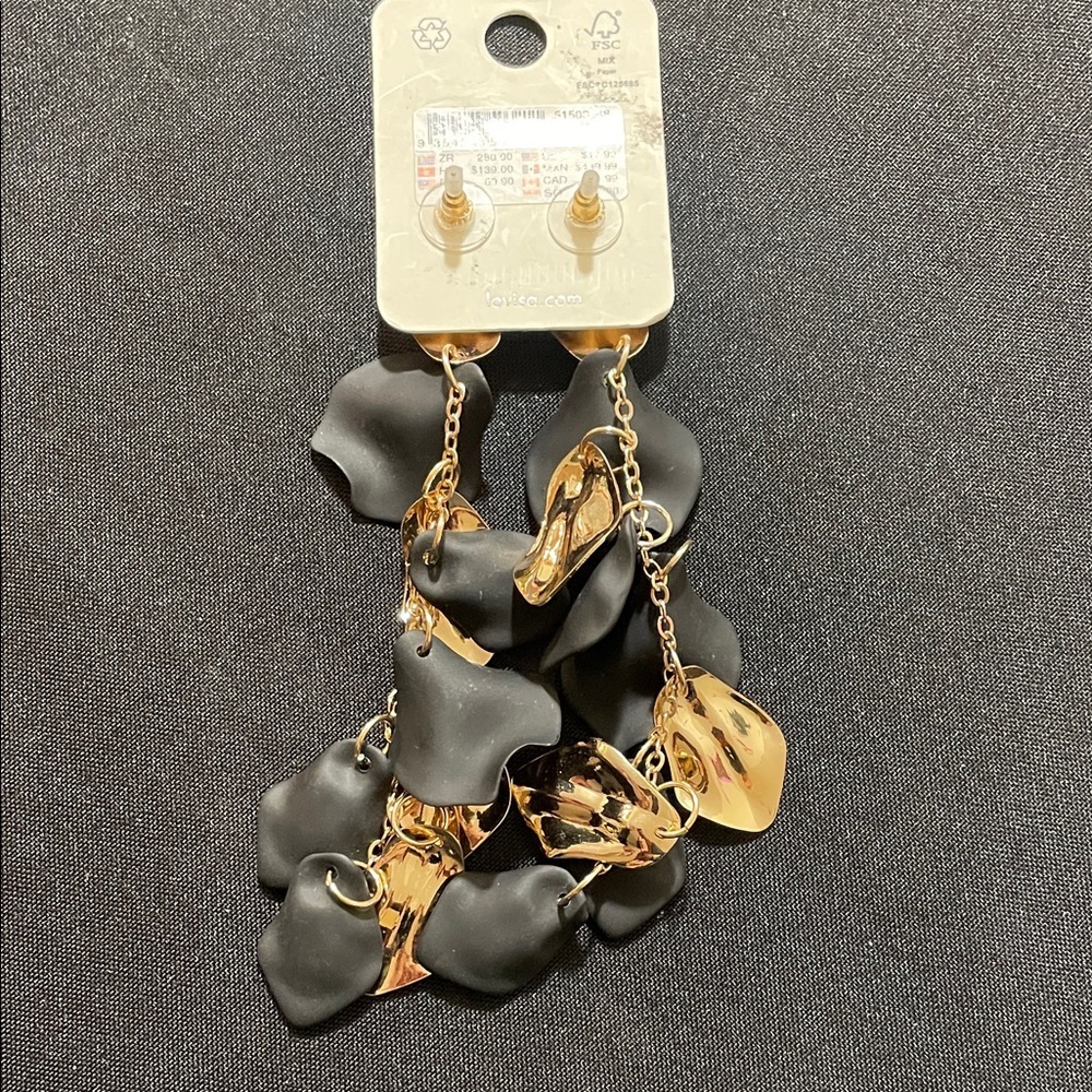 Lovisa Black and Gold Floral Dangle Earrings - Picture 2 of 4